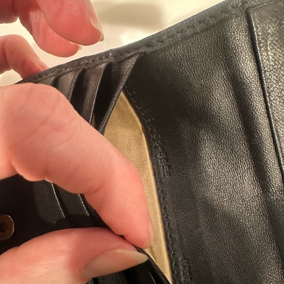 Chloe Two Tone Small Wallet - Picture 8 of 9